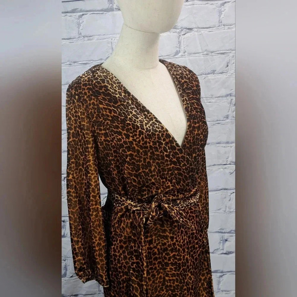 NWT J. Crew True Wrap Lined Dress in  Drapey Velvet Leopard Print Midi Size 00 - Picture 4 of 16